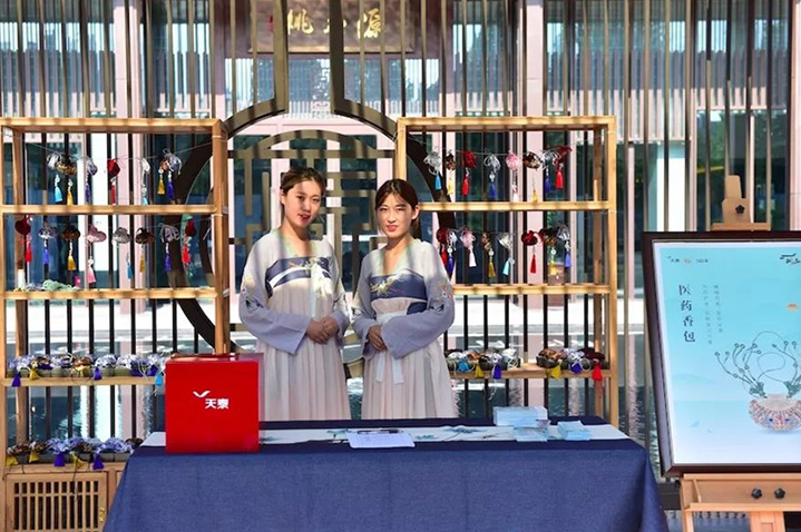 1565058671857353cB5P.jpg 1.jpg